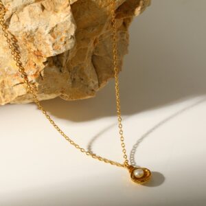 Shell Pearl Pendant Necklace